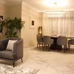 Luxe Appartment With Private Gym In Central Cairo