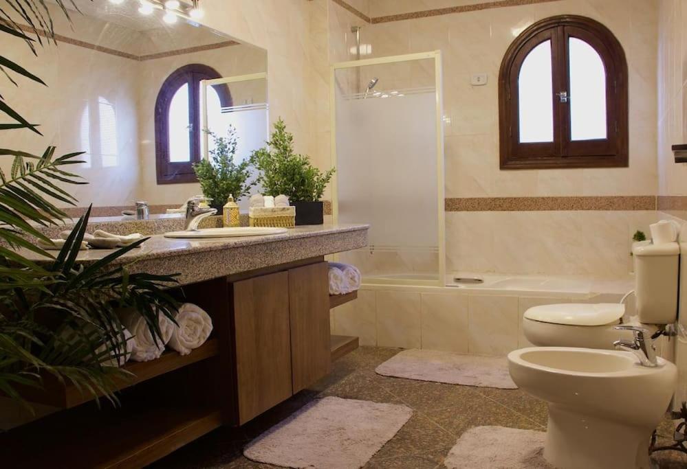 Luxe With Private Gym In Apartment